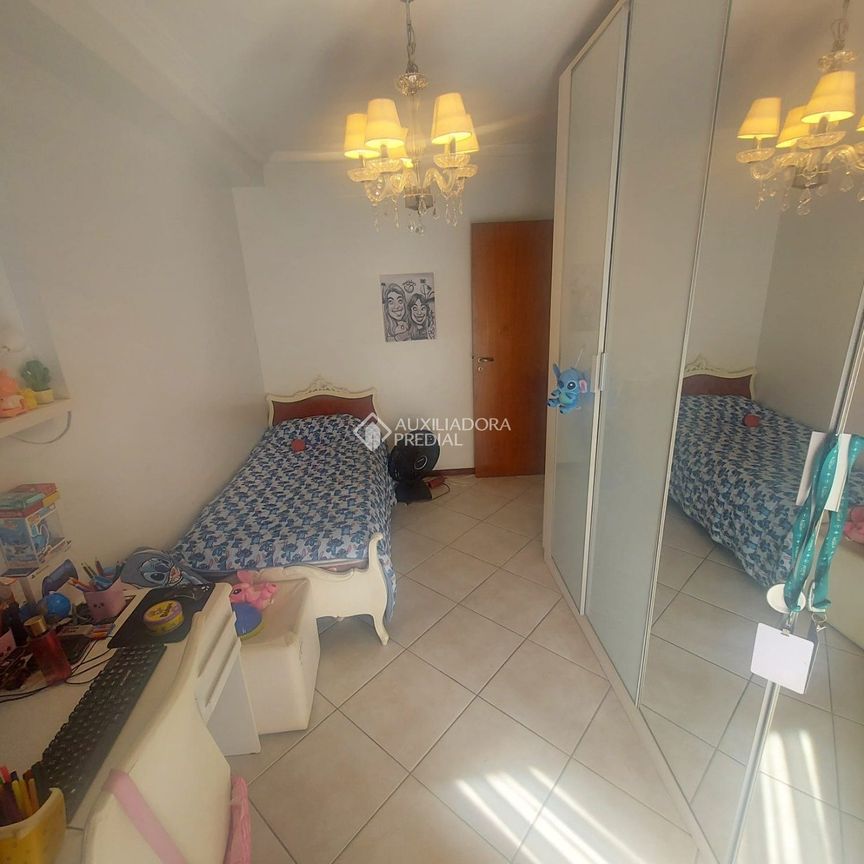 Casa com 3 quartos e 250m² para alugar em Moinhos de Vento, Canoas. - Foto 1