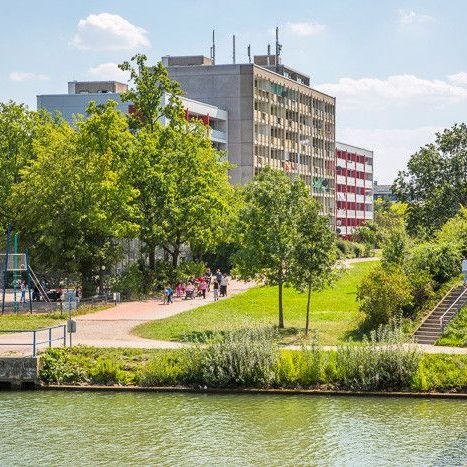 1-Zimmer-Wohnung 43,22m² mit Balkon sofort verfügbar * Objektbeschreibung beachten * - Photo 1