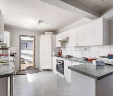 MANUREWA, 4 BEDROOMS - Photo 3