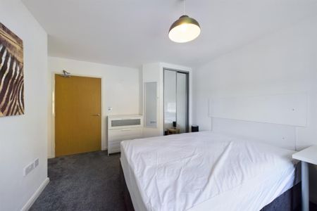 2 bedroom flat to rent - Photo 4