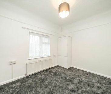 Queenswood Avenue, TW3, London - Photo 4