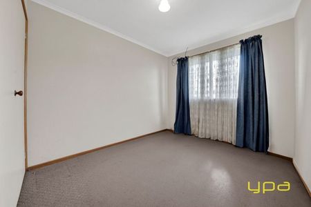 12 Candytuft Close, Cranbourne North - Photo 3