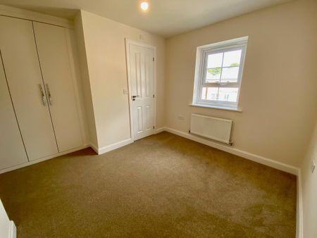 3 bedroom semi-detached house to rent - Photo 3