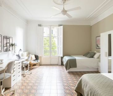 Carrer de Bailèn, Barcelona, Catalonia 08010 - Photo 1