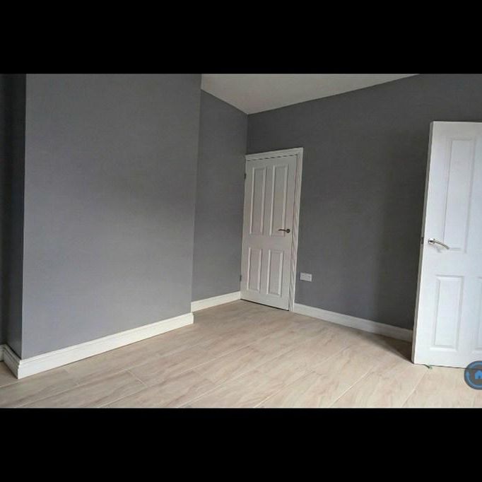 2 bedroom end of terrace house to rent - Photo 1