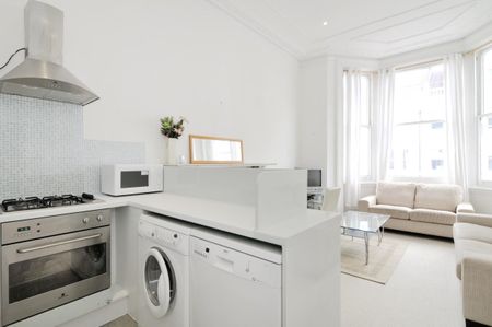 2 bedroom flat to rent - Photo 2