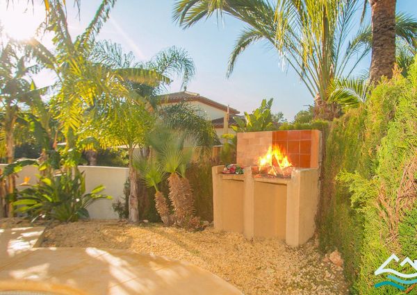 VILLA FOR RENT ALL YEAR ROUND WITH PRIVATE POOL IN MORAIRA