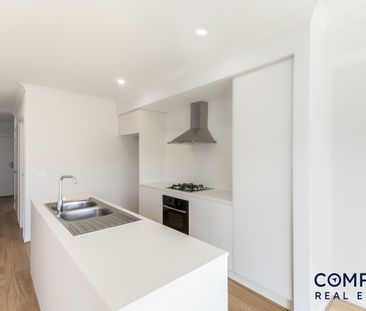 3 Ravida Way, Mickleham VIC 3064 - Townhouse For Rent | Domain - Photo 6