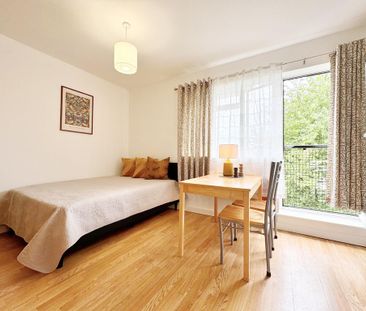 Studio to rent - Photo 1