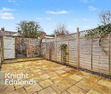 2 bedroom terraced house to rent - Photo 1