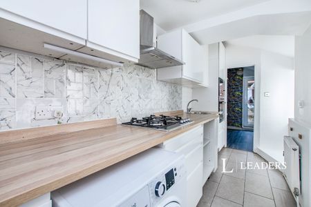 2 bedroom apartment to rent Tregonwell Road, Bournemouth, BH2 - Photo 4