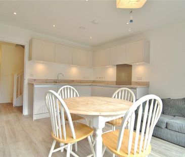 3 bedroom terraced house to rent - Photo 4