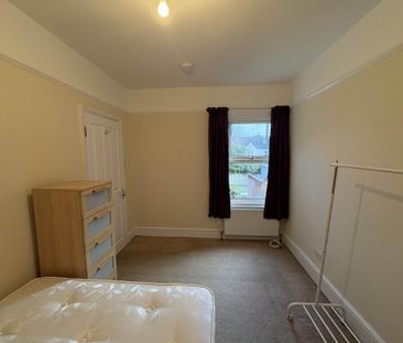 4 bedroom terraced house to rent - Photo 4