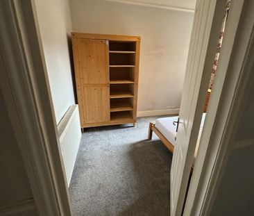 Room in a Shared House, Harberson Road, SW12 - Photo 5