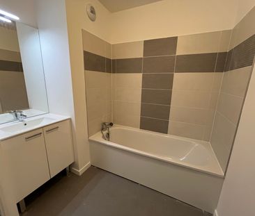 Location Appartement 3 pièces 58m² ELBEUF 76500 - Photo 5