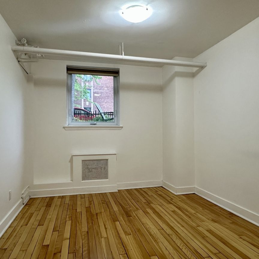 2505 Van Horne, #1 - Photo 1