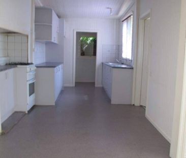 Single Fronted Cottage in Cosmopolitan Location - Photo 3
