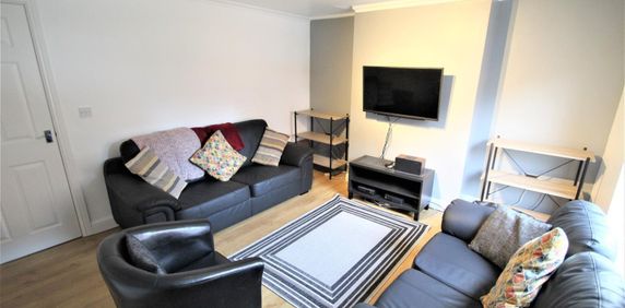 5 bedroom terraced house to rent - Photo 2