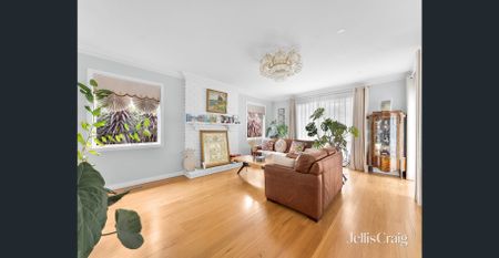 Premium 5 Bedroom Family Home in GWSC School Zone - Photo 2