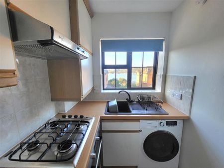 1 bedroom flat to rent - Photo 4