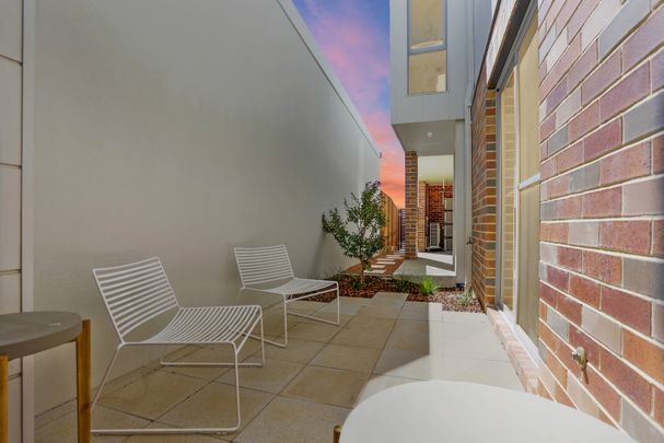 25 Clegg Lane, Strathnairn ACT 2615 - Townhouse For Rent | Domain - Photo 1