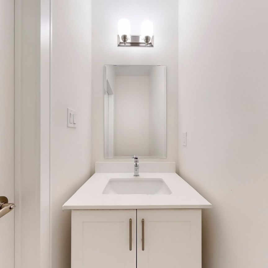 For Lease - 143 Kenneth Rogers Crescent, East Gwillimbury, Ontario - Photo 1