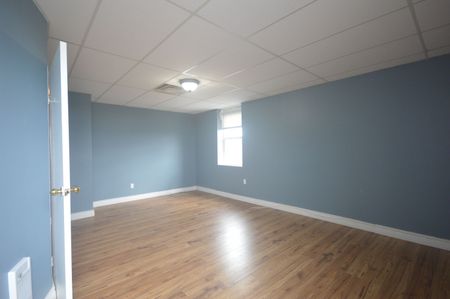 For Lease - 64 Holland Street Unit# Upper 1, Bradford West Gwillimbury, Ontario - Photo 2