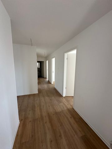 *Erstbezug* Dachgeschosswohnung mit Blick ins Grüne! - Photo 2