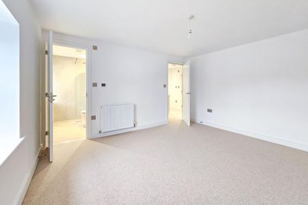 3 bedroom terraced house to rent - Photo 2