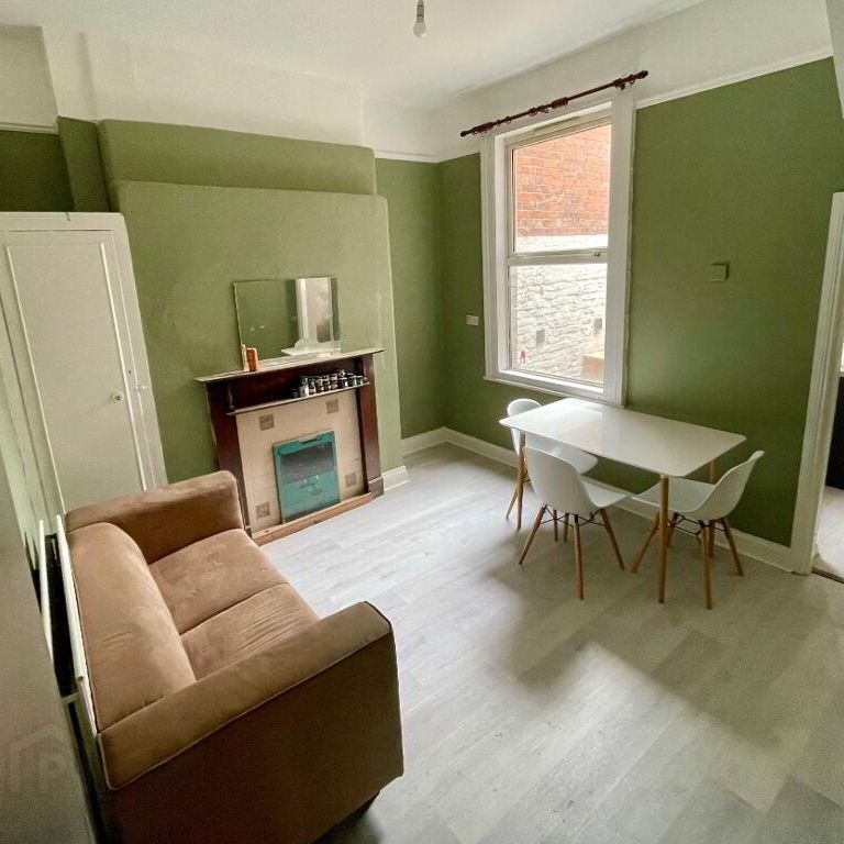 Camden Street, Room 5, All Bills Included, Belfast, BT9 6UA - Photo 1