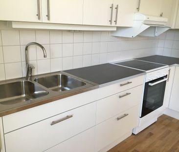 Björnkullavägen 10, Flemingsberg - Photo 1