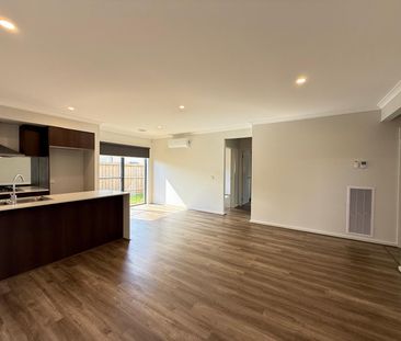 Modern Spacious Home - Photo 3