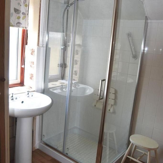 4 bedroom semi-detached house to rent - Photo 1