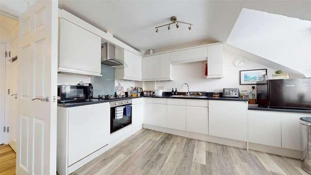 Kings Road East, Swanage, BH19 - Photo 1