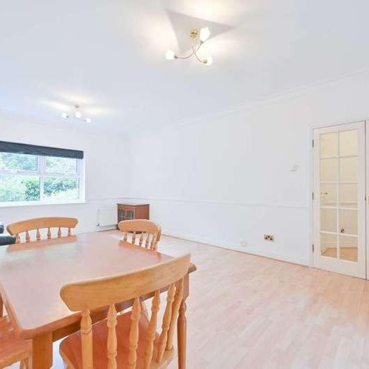 Elderfield Place, Tooting Bec, SW17 - Photo 1