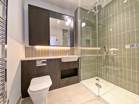 Pembroke Broadway, Camberley, Surrey, GU15 - Photo 2