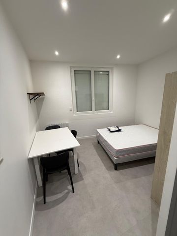 Location Appartement 1 pièce 17m² SOUILLAC 46200 - Photo 3