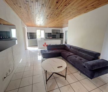 Location Appartement 4 pièces 82m² ST PIERRE 97432 - Photo 1