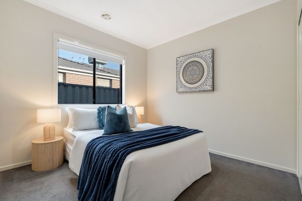 Bright & Spacious! - Photo 1