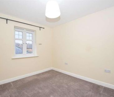 Newman Road, Horley, RH6 - Photo 2