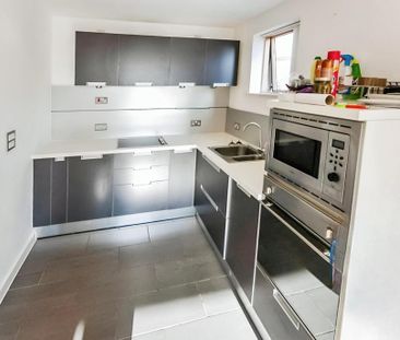 2 bedroom flat to rent - Photo 3