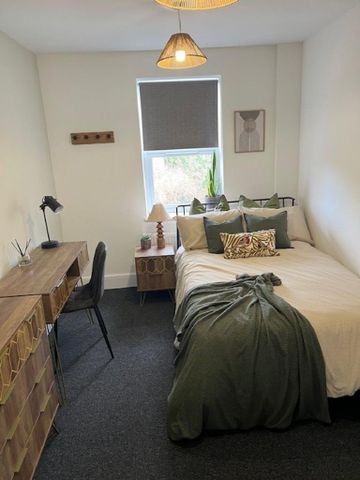 5 bedroom detached house to rent - Photo 3