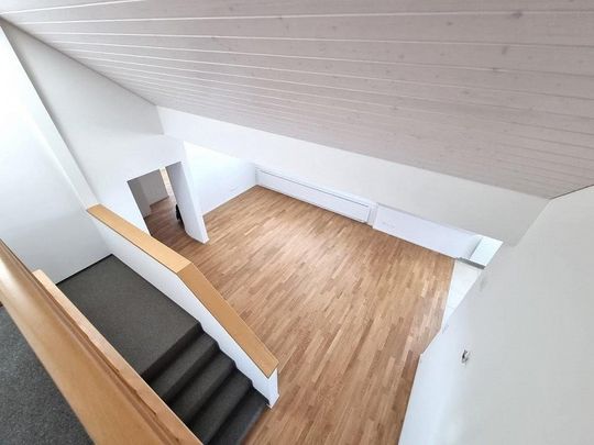 Top moderne Dachwohnung mit Galeriezimmer - Im Herzen von Flawil - Photo 1