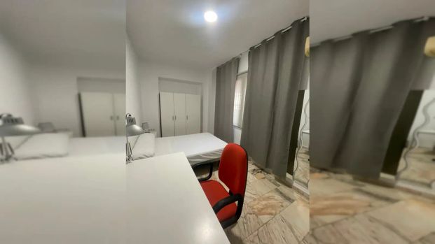 Room in a shared 17-bedroom apartment for rent in El Porvenir, Sevilla - Foto 1