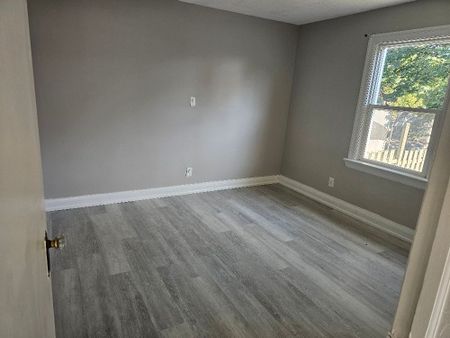 For Lease - 23 Albany Street Unit# 1, Oshawa, Ontario - Photo 3