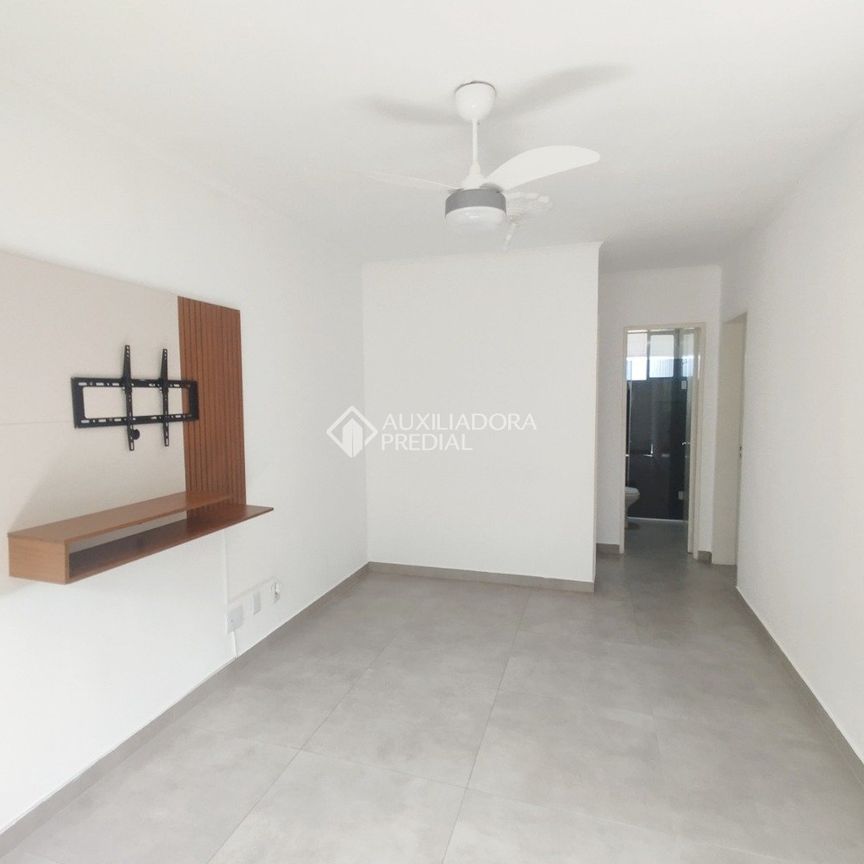 Apartamento com 1 quarto e 38m² para alugar em Jardim Planalto, Porto Alegre. - Photo 1
