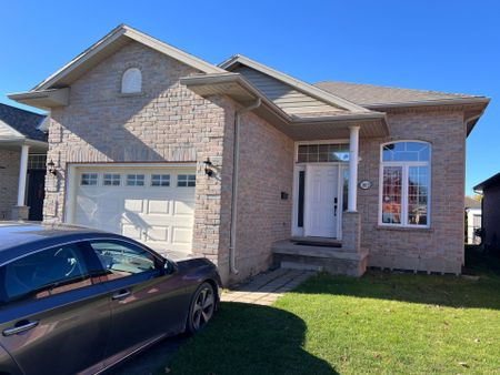 For Lease - 1813 Dalmagarry Drive, London North, Ontario - Photo 4