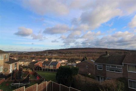 Mendip Rise, Brinsworth, Rotherham, S60 - Photo 2