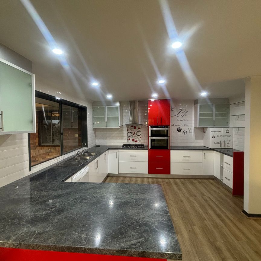 Comfortable and Convenient living in Craigmore! - Photo 1