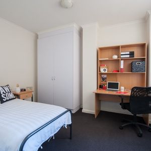 Melbourne | Student Living on Flinders | 2 Bedroom Large - Photo 3